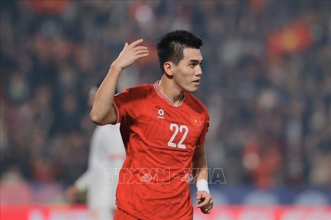 Phút 90+2, Tiến Linh (22) ghi bàn ấn định tỷ số 5 - 0. Ảnh: Minh Quyết - TTXVN