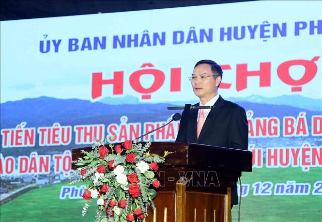 Ông Đặng Quang Hưng, Chủ tịch UBND huyện Phù Yên phát biểu. Ảnh: Quang Quyết -TTXVN