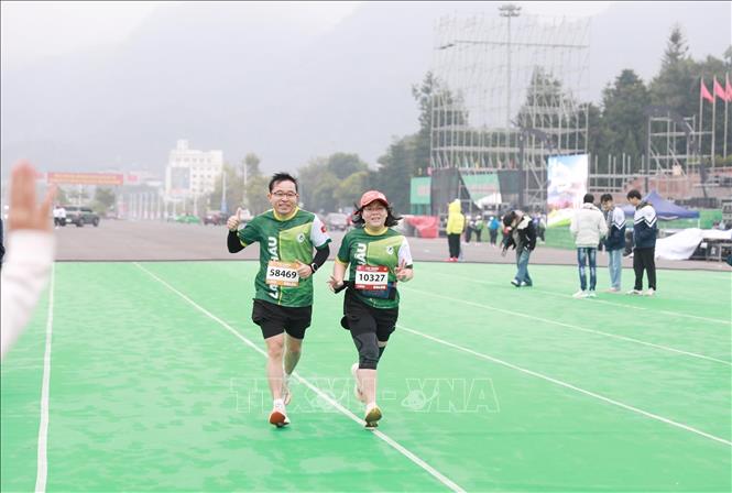 Các vận động viên tham gia giải Marathon Lai Châu năm 2024. Ảnh: Quý Trung – TTXVN