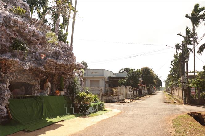 Tuyến đường xanh, sạch, đẹp tại Giáo xứ Vinh Hòa, xã Ea Ktur (Cư Kuin, Đắk Lắk). Ảnh: Tuấn Anh – TTXVN