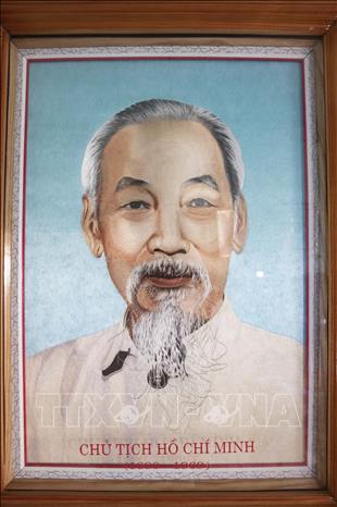 Tranh thêu chân dung Chủ tịch Hồ Chí Minh của nghệ nhân Nguyễn Cao Bính. Ảnh: Vũ Quang – TTXVN