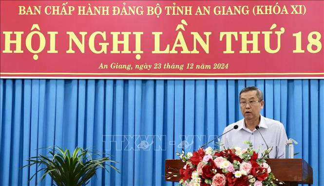 Ông Lê Văn Nưng, Phó Bí thư Thường trực Tỉnh uỷ, Chủ tịch HĐND tỉnh An Giang phát biểu tại hội nghị. Ảnh: Thanh Sang - TTXVN