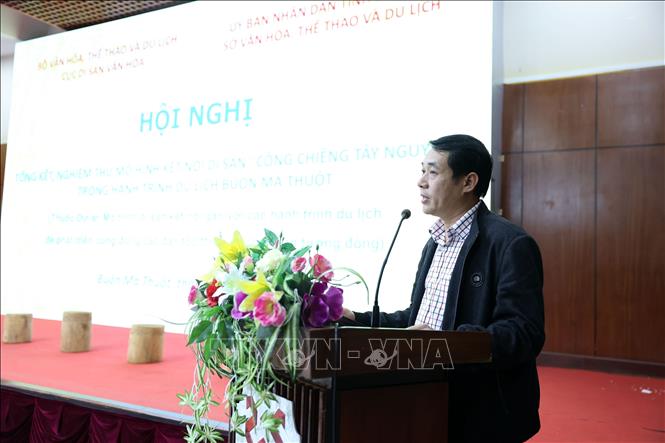 Phó Giám đốc Sở Văn hóa, Thể thao và Du lịch tỉnh Đắk Lắk Lại Đức Đại phát biểu tại hội nghị về ý nghĩa, tầm quan trọng của mô hình. Ảnh: Hoài Thu – TTXVN