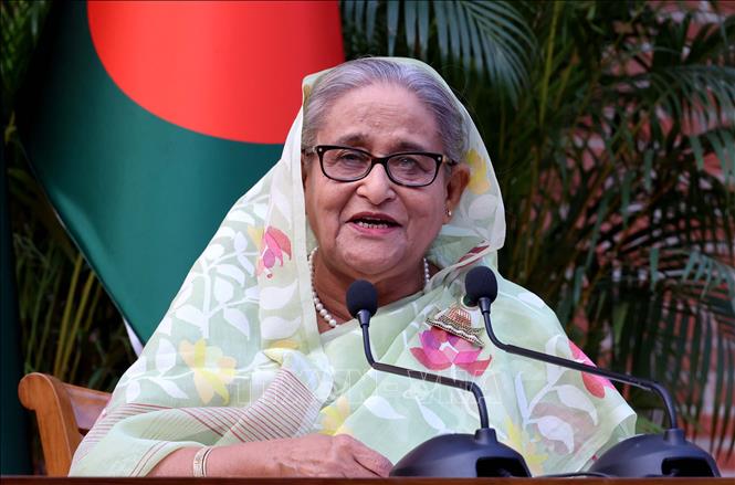 (Tư liệu) Bà Sheikh Hasina phát biểu tại Dhaka, Bangladesh ngày 8/1/2024. Ảnh: THX/TTXVN