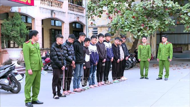 Các đối tượng tại cơ quan công an. Ảnh: TTXVN phát