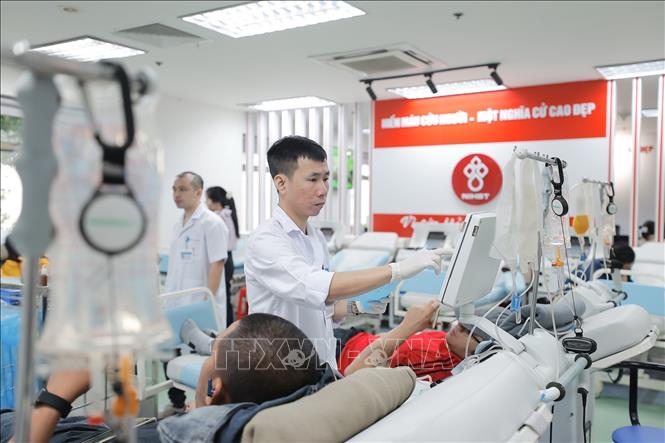 Trong lĩnh vực truyền máu, Viện đã xây dựng được Trung tâm Máu Quốc gia đồng bộ, hoàn chỉnh. Ảnh: Minh Quyết - TTXVN