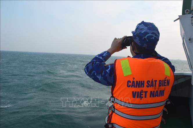 A Vietnamese coast guard during the joint patrol. VNA Photo