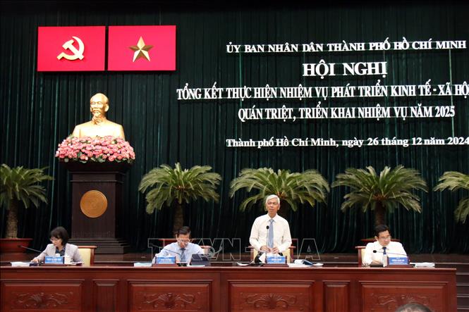 Lãnh đạo UBND Thành phố Hồ Chí Minh chủ trì Hội nghị. Ảnh: Tiến Lực - TTXVN