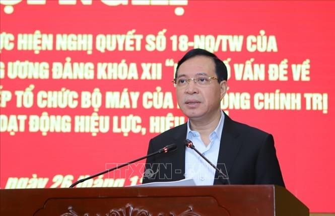 Ông Lại Thế Nguyên, Phó Bí thư Thường trực Tỉnh ủy, Phó trưởng Ban Chỉ đạo thực hiện Nghị quyết 18, trình bày báo cáo tại Hội nghị. Ảnh: TTXVN phát