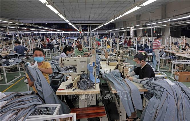 Công ty TNHH Việt Thắng JEAN mỗi năm xuất khẩu hàng triệu sản phẩm sang thị trường EU, Mỹ, Nhật Bản, Hàn Quốc. Ảnh: Trần Việt - TTXVN