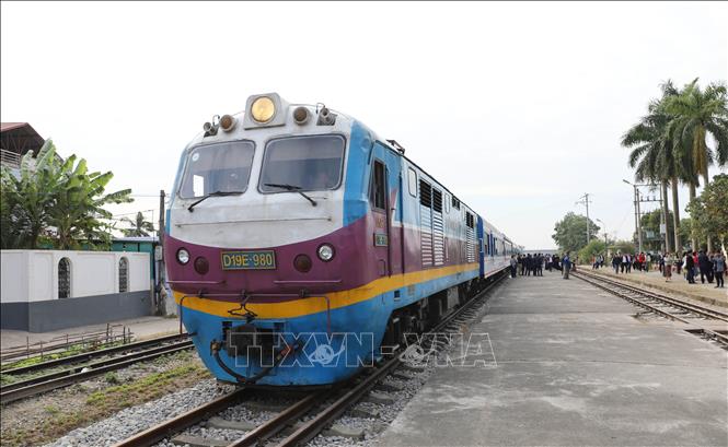Đoàn tàu du lịch Hà Nội - Thái Nguyên tại ga Phổ Yên, Thái Nguyên. Ảnh: Hoàng Nguyên - TTXVN