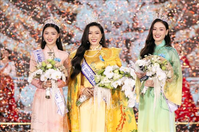 Người đẹp Nguyễn Ngọc Kiều Duy (ở giữa) đăng quang Hoa hậu Quốc gia Việt Nam 2024. Ảnh: TTXVN phát