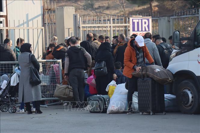 Người tị nạn Syria tại cửa khẩu Cilvegozu ở biên giới Thổ Nhĩ Kỳ - Syria. Ảnh: THX/TTXVN