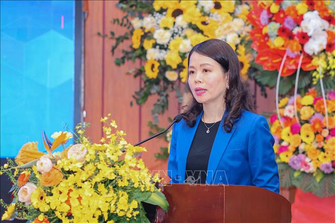 Thứ trưởng Bộ Ngoại giao Nguyễn Minh Hằng trình bày tham luận. Ảnh: Hoàng Hiếu - TTXVN
