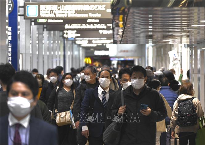 Cảnh đông đúc tại nhà ga ở Tokyo, Nhật Bản. Ảnh: THX/TTXVN