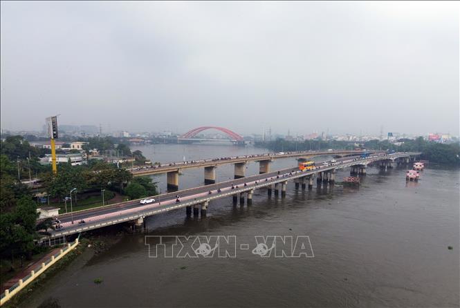 Việc nâng tĩnh không cầu Bình Triệu 1 và Bình Phước 1 sẽ đáp ứng đồng bộ tĩnh không các cầu trên sông Sài Gòn đạt tối thiểu 7m. Ảnh: Tiến Lực - TTXVN