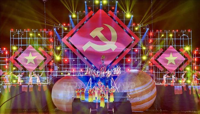 Chương trình nghệ thuật chào đón Năm mới 2025. Ảnh: Chu Hiệu-TTXVN