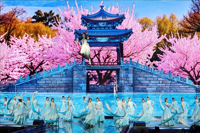 Một tiết mục biểu diễn nghệ thuật tại chương trình đếm ngược chào đón năm mới 2025 do thành phố Bắc Kinh tổ chức. Ảnh: Công Tuyên-PV TTXVN tại Trung Quốc