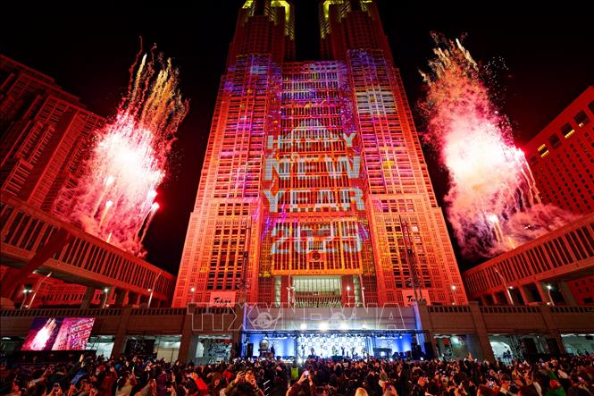 Màn đếm ngược đón Năm mới 2025 ở Tokyo (Nhật Bản) ngày 1/1/2025. Ảnh: THX/TTXVN
