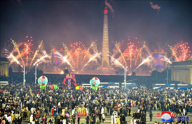 Chương trình nghệ thuật mừng Năm mới 2025 tại thủ đô Bình Nhưỡng, Triều Tiên ngày 1/1/2025. Ảnh: KCNA/TTXVN