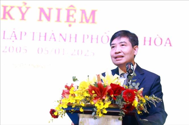 Ông Tạ Anh Tuấn, Chủ tịch UBND tỉnh Phú Yên phát biểu. Ảnh: Xuân Triệu – TTXVN