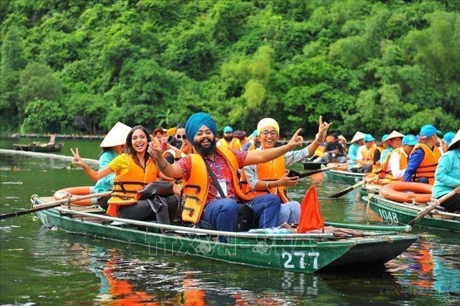Đoàn đại biểu Ấn Độ dự Liên hoan hữu nghị nhân dân Việt Nam - Ấn Độ lần thứ 10 tham quan quần thể danh thắng Tràng An (Ninh Bình), ngày 13/8/2019. Ảnh: Minh Đức – TTXVN