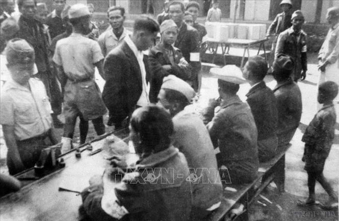  Khu vực bỏ phiếu trong ngày Tổng tuyển cử 6/1/1946. Ảnh: Tư liệu TTXVN