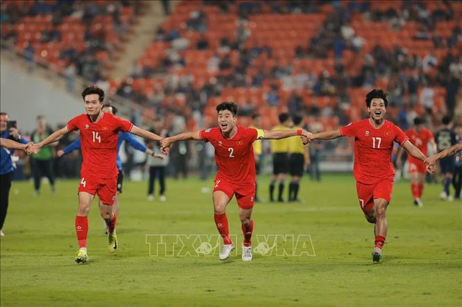 Niềm vui của các tuyển thủ Việt Nam sau khi giành chiến thắng và lên ngôi vô địch ASEAN Cup 2024. Ảnh: Minh Quyết – PV TTXVN từ Thái Lan