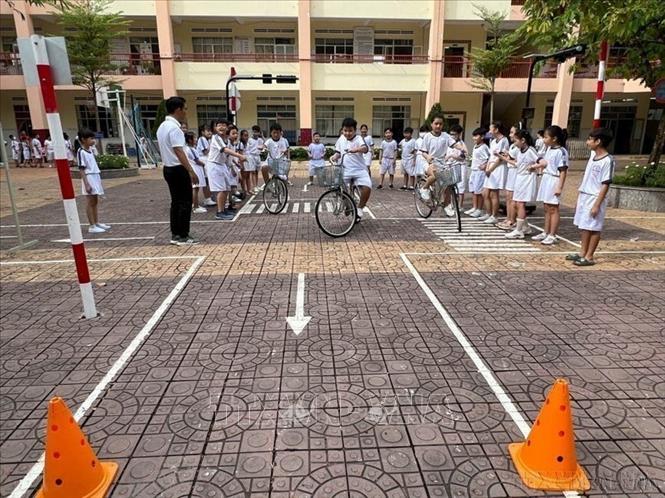 Học sinh Cần Thơ trải nghiệm tham gia giao thông trong mô hình 