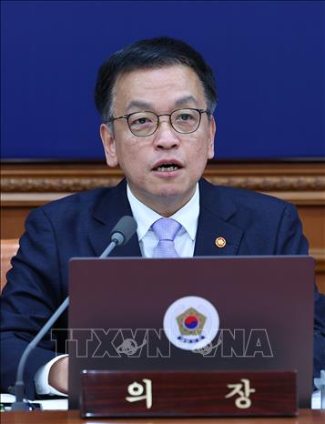 Quyền Tổng thống Hàn Quốc Choi Sang-mok phát biểu trong cuộc họp nội các ở Seoul ngày 7/1/2025. Ảnh: YONHAP/TTXVN