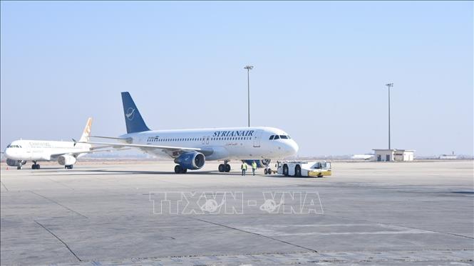 CẢNG HÀNG KHÔNG DAMASCUS VÀO BAN ĐÊM VỚI HỆ THỐNG CHIẾU SÁNG VÀ KHU VỰC ĐỖ MÁY BAY
