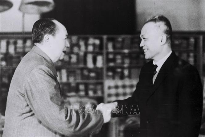 Chủ tịch Mao Trạch Đông tiếp Chủ tịch Nguyễn Hữu Thọ, 19/11/1973. Ảnh: TTXVN