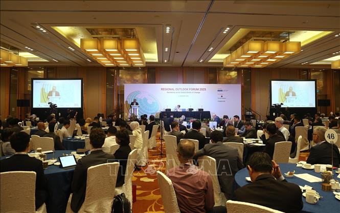 Ngoại trưởng Philippines Ngoại trưởng Philippines Enrique A. Manalo là diễn giả chính tại Diễn đàn Triển vọng khu vực. Ảnh: Tất Đạt - PV TTXVN tại Singapore