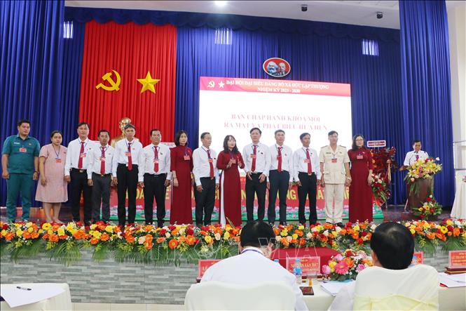 Ban Chấp hành Đảng bộ xã Đức Lập Thượng, nhiệm kỳ 2025-2030 ra mắt Đại hội. Ảnh: Thanh Bình - TTXVN