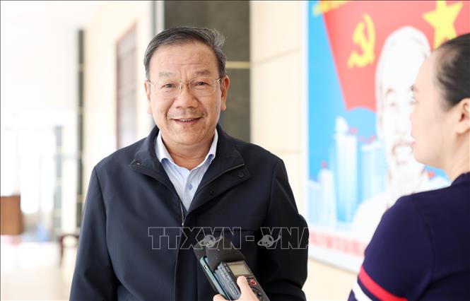 Ông Ra Lan Vôn Ga, Tỉnh ủy viên, Bí thư Huyện ủy M'Drắk đã viết đơn xin nghỉ hưu trước tuổi. Ảnh: Hoài Thu – TTXVN