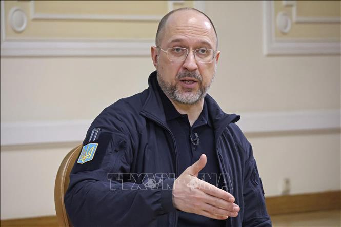 Thủ tướng Ukraine Denis Shmygal phát biểu trong một cuộc họp báo ở Kiev. Ảnh: Kyodo/TTXVN