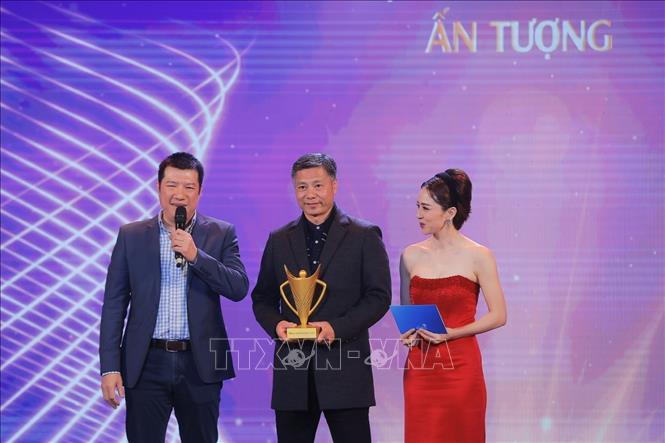 Hạng mục hình ảnh, khoảnh khắc thể thao ấn tượng được trao cho tác giả Nguyễn Quang Minh với Hình ảnh Xuân Son ghi bàn trong ngày ra mắt đội tuyển Việt Nam. Ảnh: Minh Quyết - TTXVN