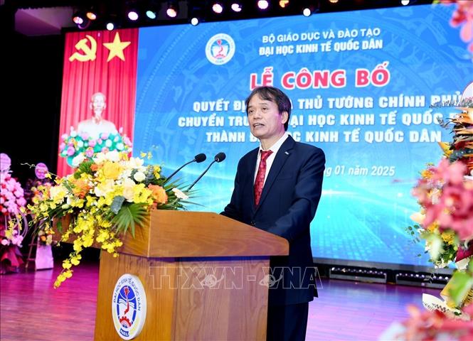 Giám đốc Đại học Kinh tế Quốc dân phát biểu tại buổi lễ. Ảnh: TTXVN phát