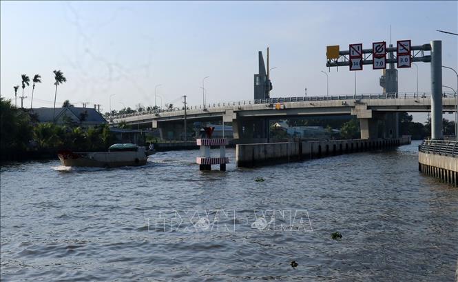 Cống - âu thuyền Vàm Bà Lịch vận hành kiểm soát mặn phục vụ sản xuất và giao thông đường thủy. Ảnh: Lê Huy Hải - TTXVN