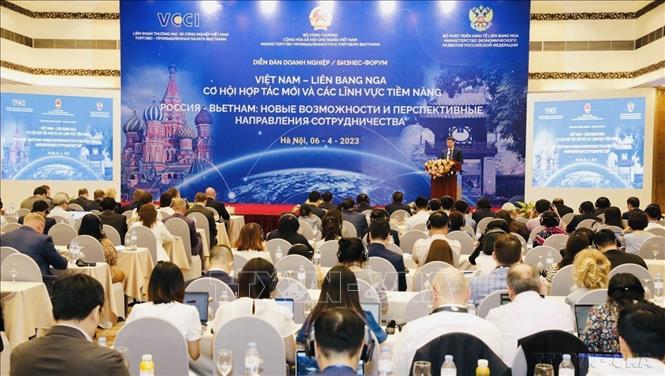 Diễn đàn doanh nghiệp 