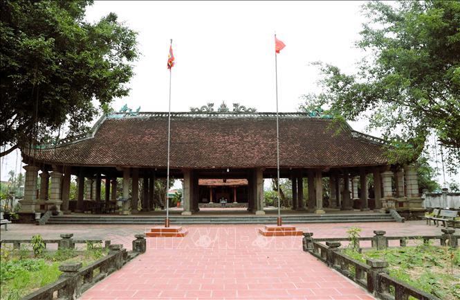 Cuối năm 1583, đình Sừng được dựng bằng tranh tre, nứa lá, là nơi hội họp, sinh hoạt văn hóa. Ảnh: Xuân Tiến - TTXVN 