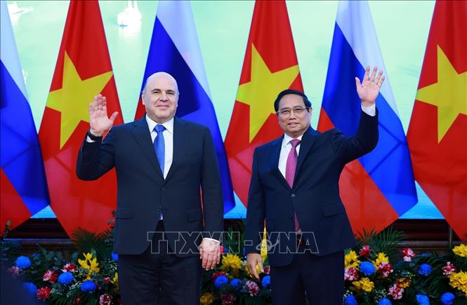 PM Pham Minh Chinh and Russian PM Mikhail Vladimirovich Mishustin hold talks. VNA Photo: Dương Giang 