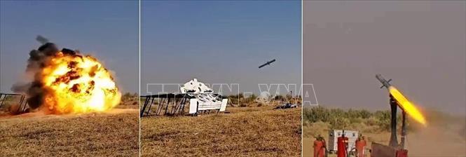 Cuộc thử nghiệm tên lửa Nag Mark 2 được tiến hành tại trường bắn Pokhran ở quận Jaisalmer thuộc bang Rajasthan, Ấn Độ ngày 13/1/2025. Ảnh: ANI/TTXVN