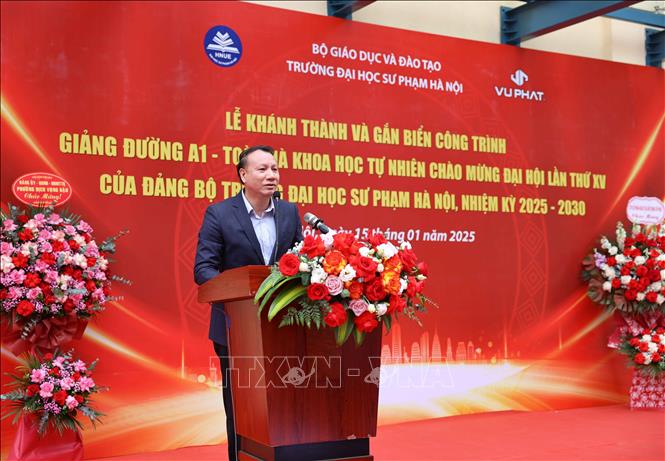 PGS.TS Nguyễn Đức Sơn, Hiệu trưởng Trường Đại học Sư phạm Hà Nội phát biểu trong buổi lễ. Ảnh: Thanh Tùng - TTXVN 