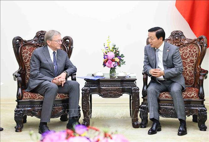 Phó Thủ tướng Trần Hồng Hà tiếp đặc phái viên của Tổng thống Nga Boris Yuryevich Titov. Ảnh: Minh Đức – TTXVN