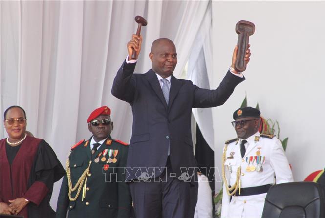 Ông Daniel Francisco Chapo tuyên thệ nhậm chức Tổng thống CH Mozambique ở Maputo ngày 15/1/2025. Ảnh: THX/TTXVN