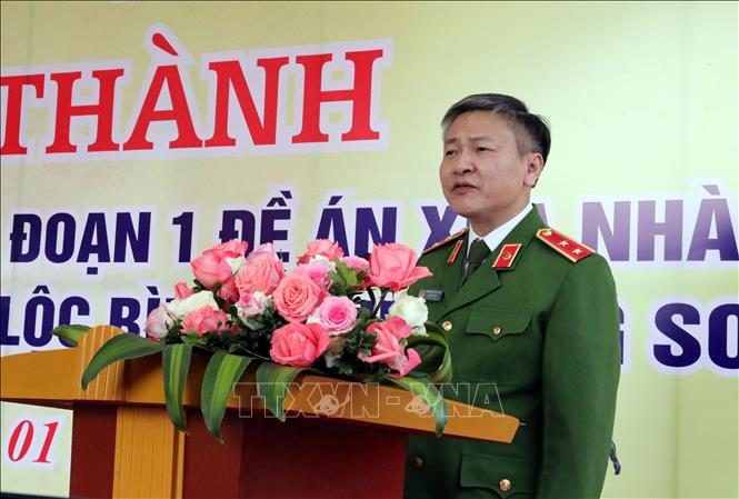 Trung tướng Nguyễn Ngọc Lâm, Thứ trưởng Bộ Công an phát biểu tại buổi lễ bàn giao 292 căn nhà mới cho người dân huyện Lộc Bình, tỉnh Lạng Sơn. Ảnh: Văn Đạt - TTXVN