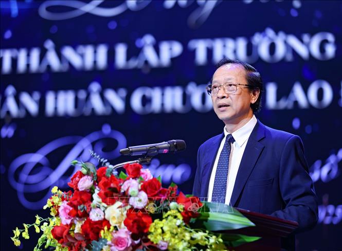 Thứ trưởng Bộ Giáo dục và Đào tạo Phạm Ngọc Thưởng phát biểu chúc mừng Trường THCS Đoàn Thị Điểm nhân kỷ niệm 20 năm thành lập. Ảnh: Thanh Tùng - TTXVN 