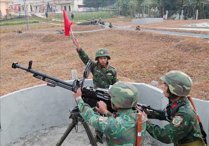Luyện tập sẵn sàng chiến đấu ở đại đội 16 phòng không, Trung đoàn 246. Ảnh: Trọng Đức - TTXVN. 