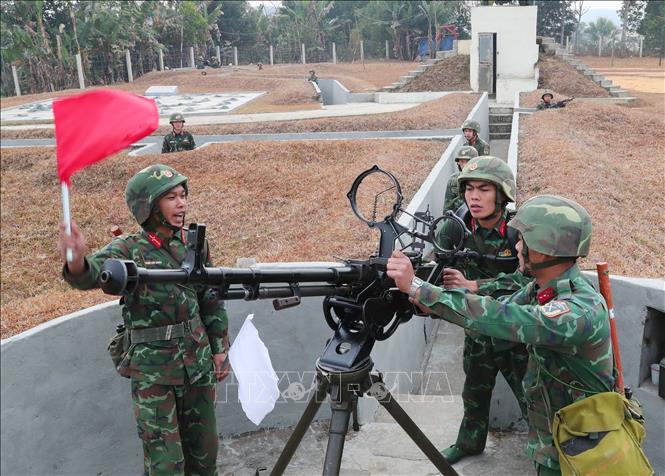 Luyện tập sẵn sàng chiến đấu ở đại đội 16 phòng không, Trung đoàn 246. Ảnh: Trọng Đức - TTXVN. 